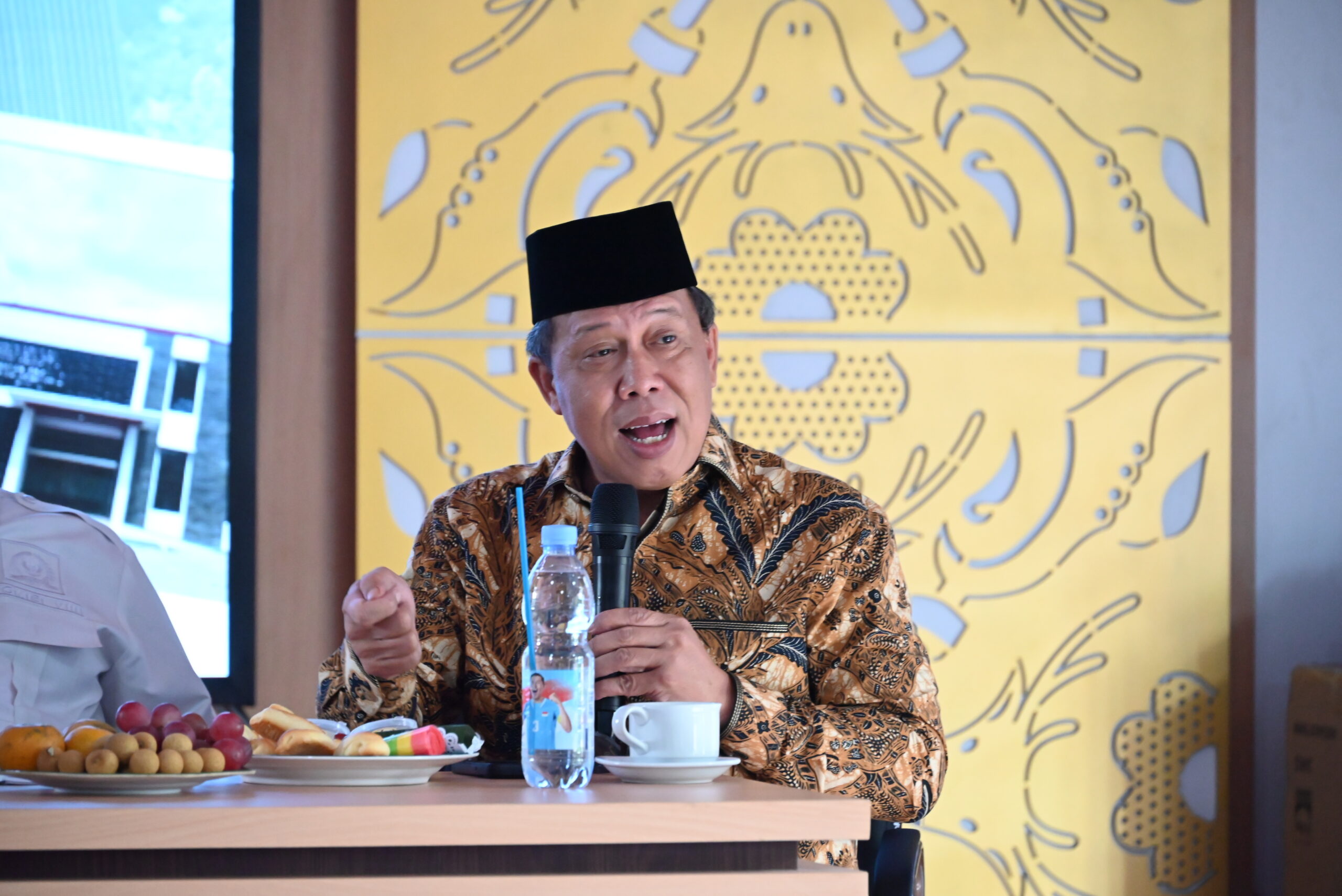 Wakil Ketua Komisi VIII DPR RI Abidin Fikri saat mengikuti Kunjungan Kerja Spesifik Komisi VIII DPR RI ke Pusat Layanan Haji dan Umrah Terpadu di Kota Bogor, Jawa Barat, Kamis (20/11/2025). Foto: Galuh/vel.