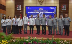 Anggota Badan Akuntabilitas Keuangan Negara (BAKN) DPR RI, Eka Widodo saat mengikuti rapat Kunjungan Kerja Spesifik (Kunspek) BAKN DPR RI ke Medan, BPK Sumut, Senin (24/11/2025). Foto : Aas/Andri.
