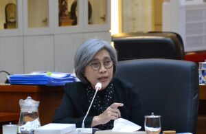 Anggota DPR RI Indah Kurniawati dalam Rapat Panja JKN bersama Kementerian Kesehatan RI, BPJS Kesehatan, IDI, PPNI, IAI, dan IBI di Gedung Nusantara I, Senayan, Jakarta, Rabu (26/11/2025). Foto : Hafizh/Andri.