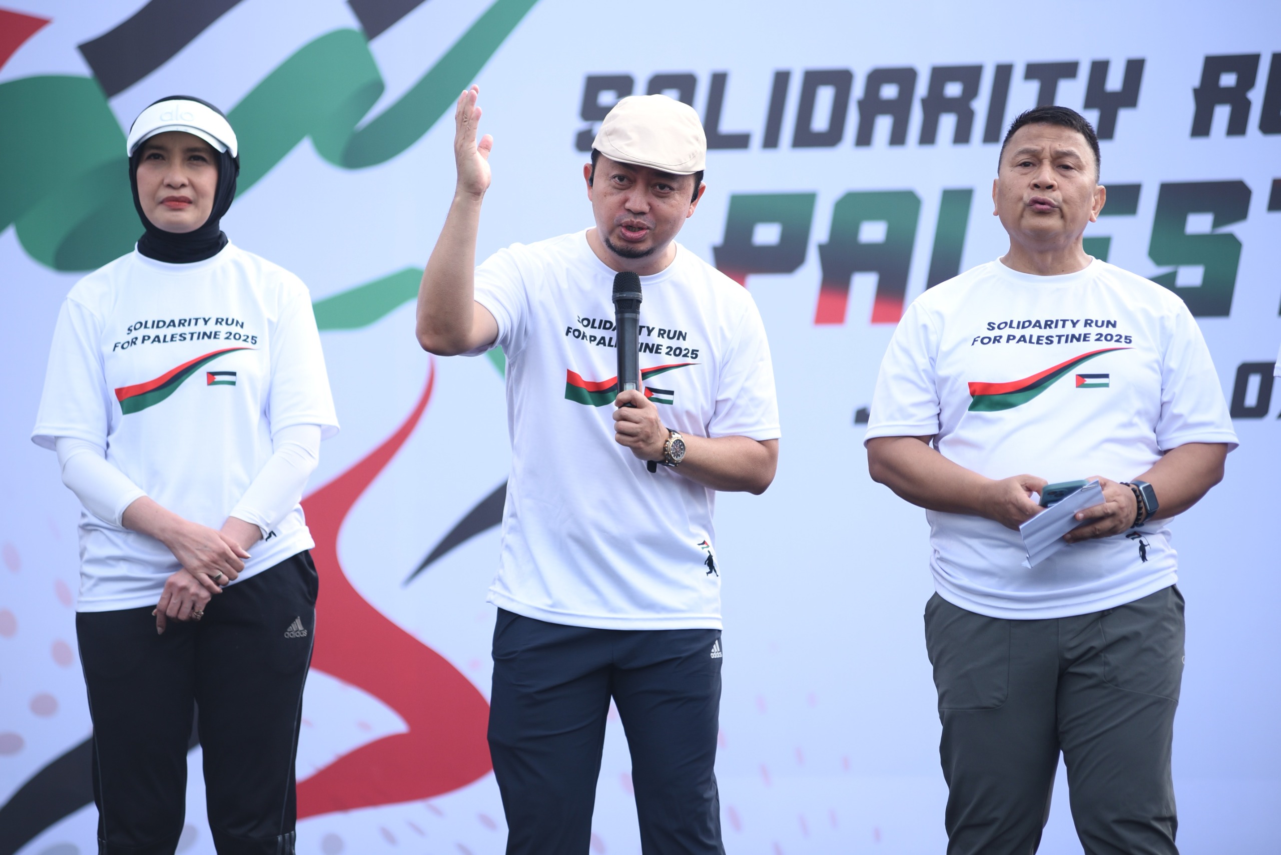 Anggota BKSAP DPR RI Syahrul Aidi Maazat saat menyampaikan sambutan dalam kegiatan Solidarity Run for Palestine 2025 di Kompleks Parlemen, Senayan, Jakarta, Jumat (7/11/2025). Foto: Geraldi/vel.