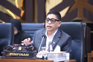Ketua Badan Legislasi (Baleg) DPR RI Bob Hasan saat memimpin Rapat Panja Pembahasan Hasil Kajian Tim Ahli di Gedung Nusantara I, Senayan, Jakarta, Senin (24/11/2025). Foto: Geraldi/vel.