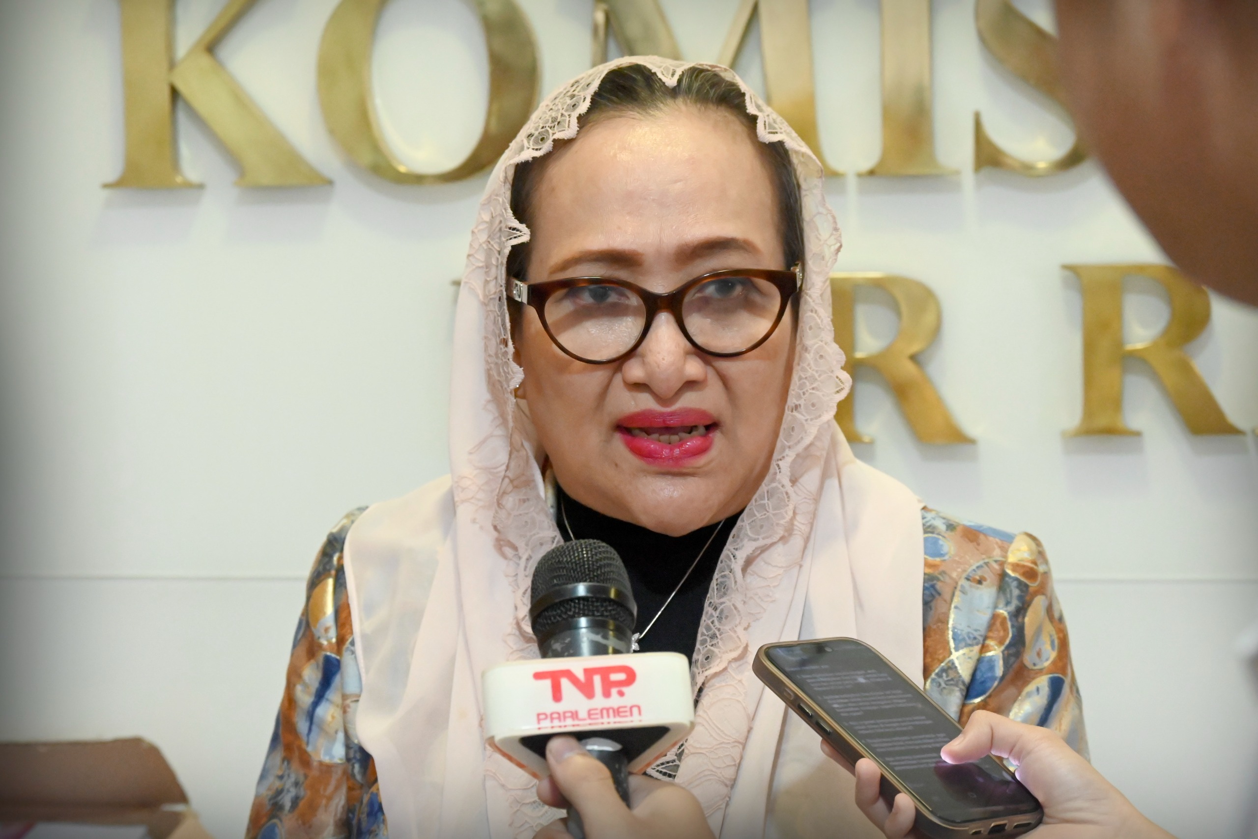 Anggota Komisi XI DPR RI Anna Mu’awanah usai RDP bersama Dirjen Strategi Ekonomi dan Fiskal Kementerian Keuangan di Gedung Nusantara I, DPR RI, Senayan, Jakarta, Senin (17/11/2025). Foto: Mario/Andri.