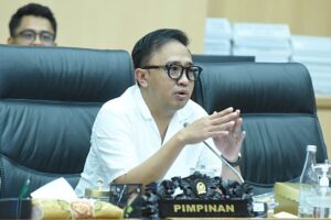Wakil Ketua Komisi XII DPR RI Bambang Haryadi saat memimpin agenda Rapat Dengar Pendapat Komisi XII DPR RI bersama Kementerian ESDM di Gedung Nusantara I, Jakarta, Selasa (11/11/2025). Foto : Jaka/Andri.
