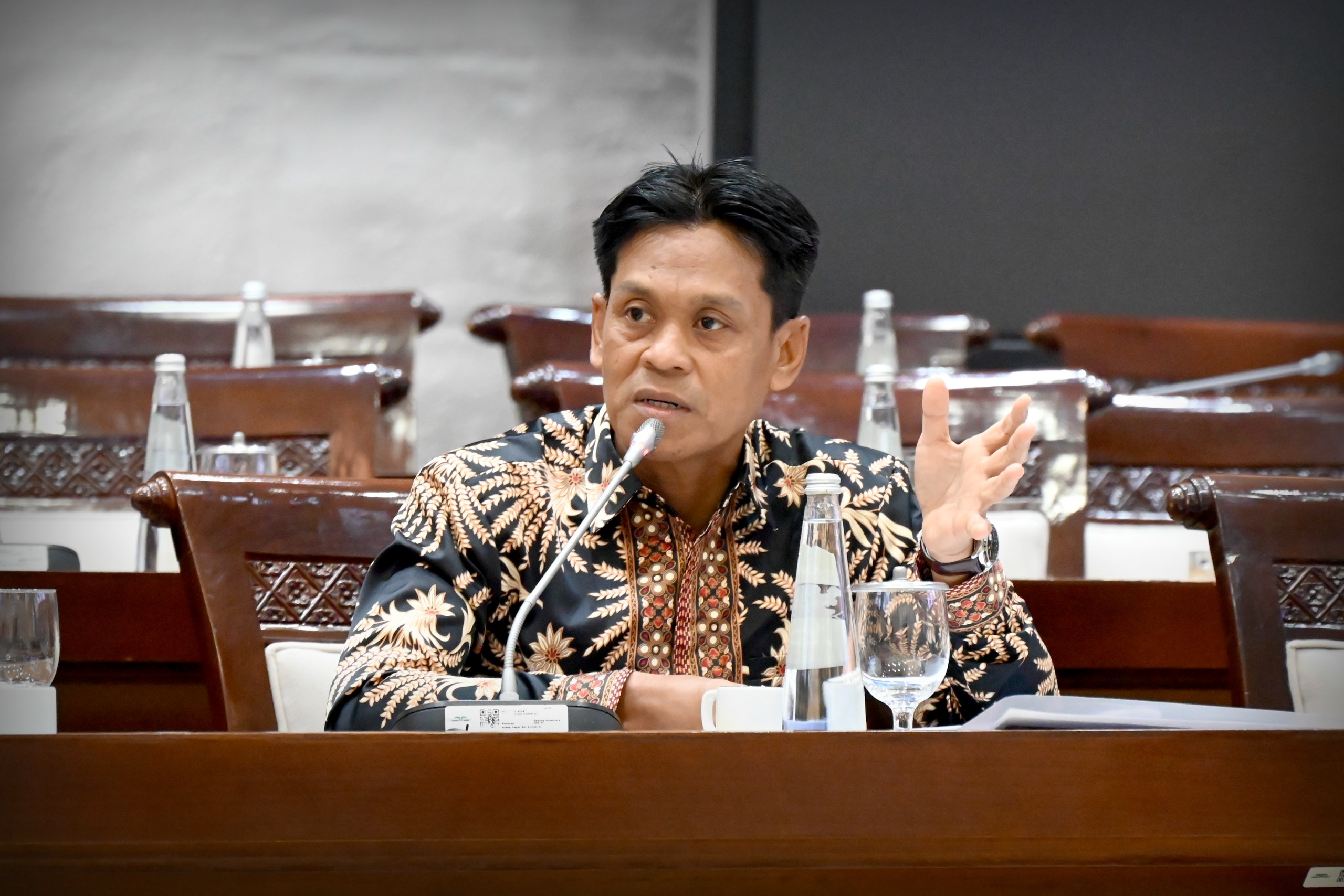 Anggota Komisi XI DPR RI Didik Haryadi dalam Rapat Dengar Pendapat (RDP) Komisi XI DPR RI dengan Dirjen Pajak di Gedung Nusantara I, DPR RI, Senayan, Jakarta, Senin (24/11/2025). Foto : Mario/Andri.
