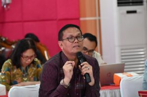 Anggota Komisi X DPR RI Sabam Sinagasaat kunjungan kerja Panitia Kerja (Panja) Rancangan Undang-Undang tentang Sistem Pendidikan Nasional (RUU Sisdiknas) ke Universitas Palangka Raya, Kalimantan Tengah, Kamis (6/11/2025). Foto : Aha/Andri.