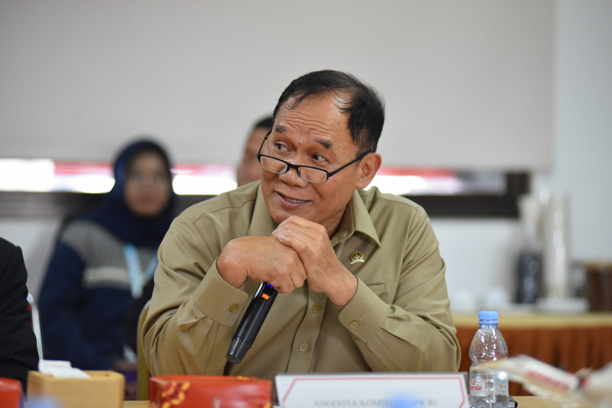 Anggota Komisi VII DPR RI, Bambang Haryo Soekartono, saat mengikuti pertemuan di Kota Batam, Kepulauan Riau, Jumat (21/11/2025). Foto: Singgih/vel.