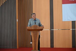 Wakil Ketua Komisi VIII DPR RI Singgih Januratmoko saat melakukan kunjungan kerja ke Sekolah Rakyat Menengah Atas (SRMA) 17 Surakarta di Sentra Prof. Dr. Suharso, Rabu (12/11/2025). Foto: Taufan/vel.