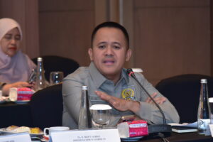 Anggota Komisi VI DPR RI, Mufti Aimah Nurul Anam dalam pertemuan dengan perwakilan Danantara, BP BUMN, PT PGN Tbk, dan Pertamina EP di Sidoarjo, Jawa Timur, baru-baru ini. Foto : Oji/Andri.