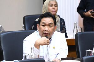 Anggota Badan Legislasi (Baleg) DPR RI Eric Hermawan dalam RDPU bersama AKSI, VISI, dan ASIRI terkait pembahasan RUU Hak Cipta, yang digelar di Gedung Nusantara I, Kompleks Parlemen, Senayan, Jakarta, Selasa (11/11/2025). Foto : Geraldi/Andri.
