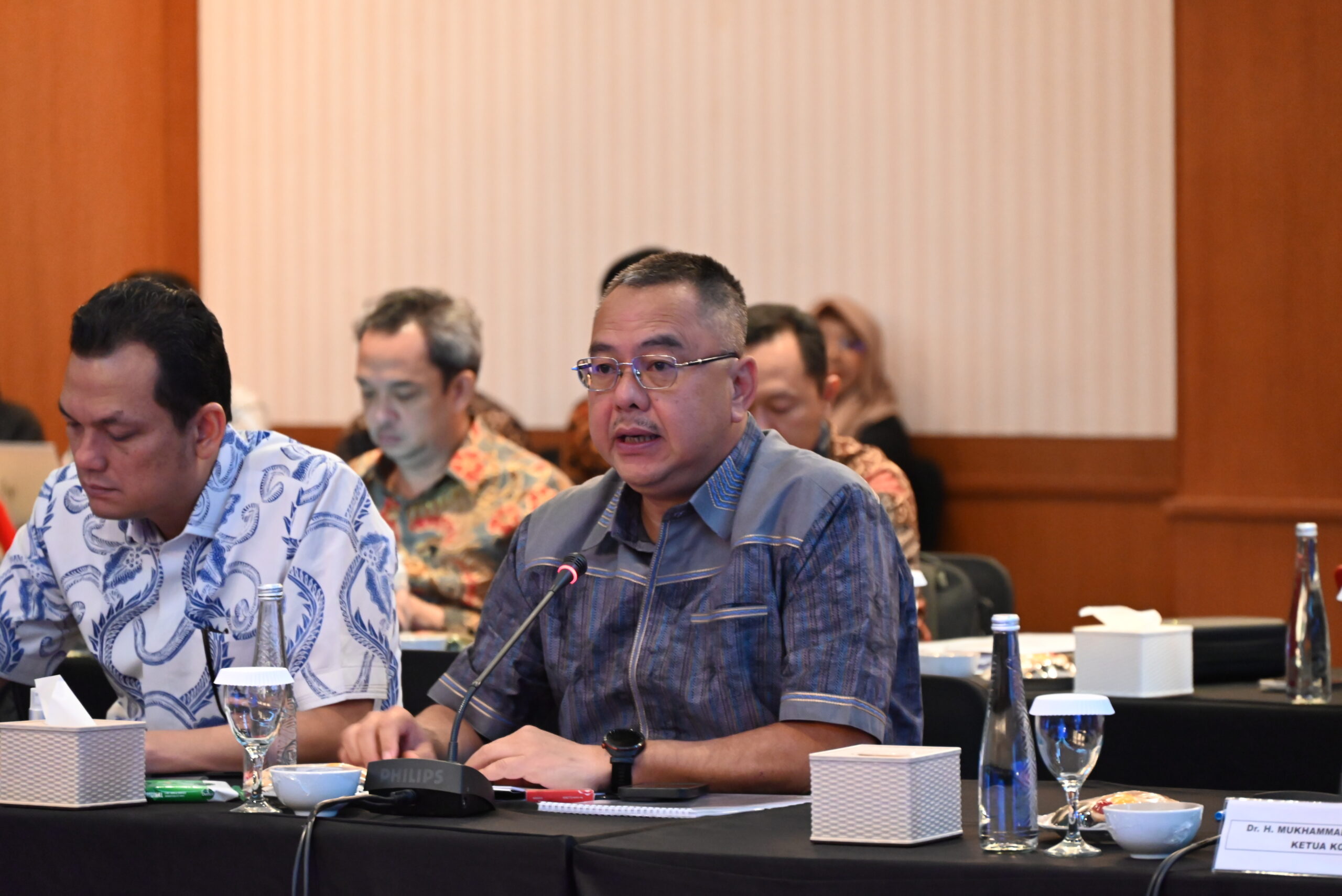 Anggota Komisi XI DPR RI Harris Turino saat mengikuti Kunjungan Kerja Spesifik Komisi XI DPR RI dalam rangka memantau pengendalian inflasi di daerah,ke Surabaya, Jawa Timur, Jumat (14/11/2025). Foto: Hira/vel.