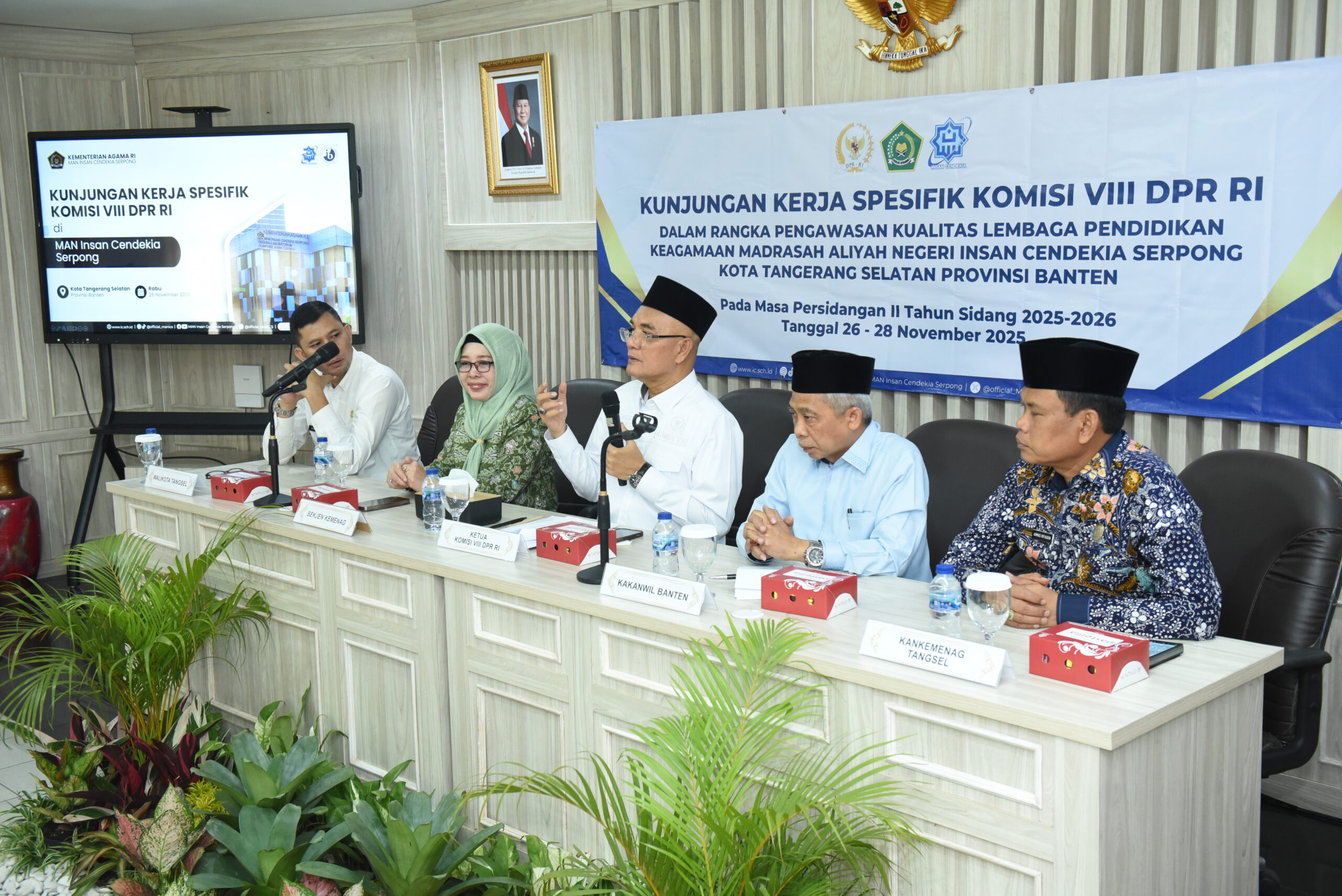 Ketua Komisi VIII DPR RI Marwan Dasopang saat memimpin Tim Kunjungan Kunspek Komisi VIII DPR mengunjungi MAN IC Serpong, Tangerang Selatan, Rabu (26/11/2025). Foto: Jaka/vel.