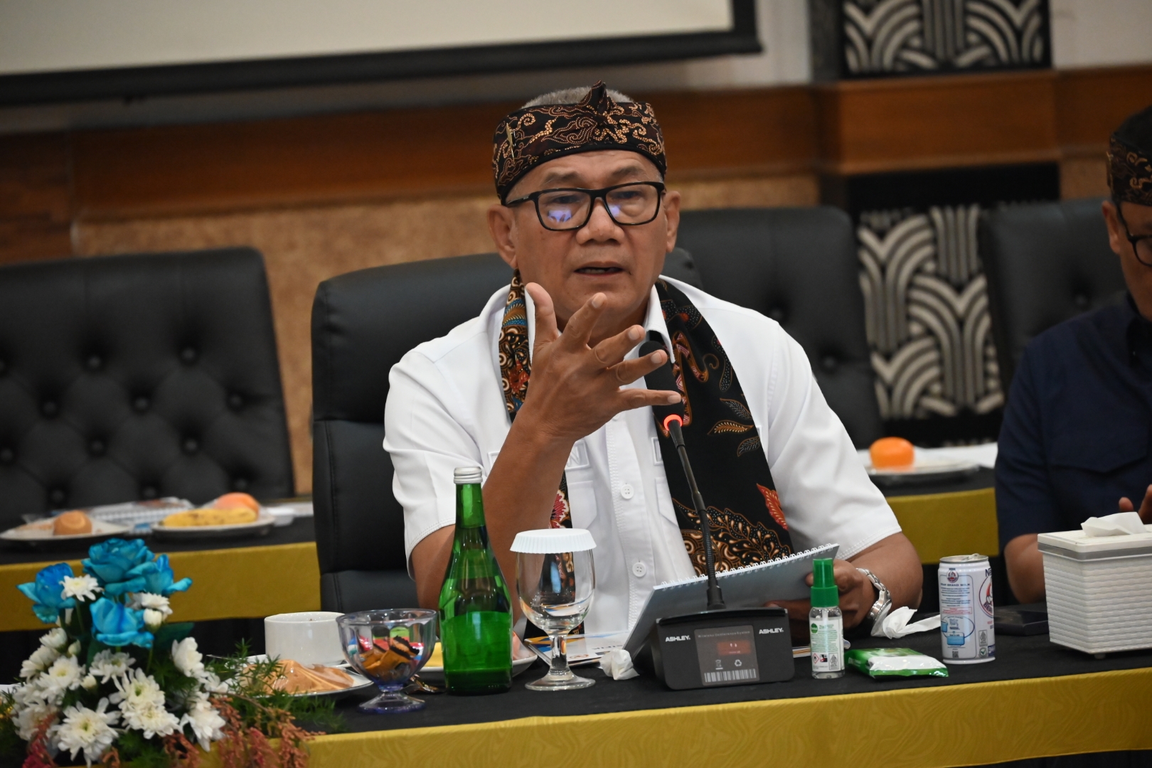 Anggota Komisi XIII DPR RI Agun Gunanjar Sudarsa saat melakukan kunjungan kerja spesifik Komisi XIII DPR RI ke Kanwil Kemenkum Provinsi Jawa Barat, Kamis (6/11/2025). Foto: Wilga/vel.
