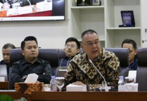 Anggota Badan Aspirasi Masyarakat (BAM) DPR RI, Harris Turino dalam RDPU BAM DPR RI dengan Masyarakat Suku Anak Dalam dan Petani Kabupaten Batang Hari dan Muaro Jambi, Rabu (12/11/2025). Foto : Faiz/Andri.