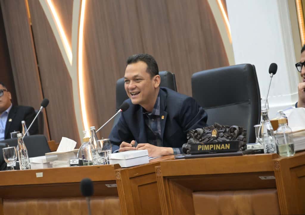 Wakil Ketua Baleg DPR RI Martin Manurung saat mengikuti RDPU dengan Narasumber dalam rangka Harmonisasi RUU Perubahan UU nomor 28 Tahun 2014 tentang Hak Cipta di Gedung Nusantara I, Selasa (18/11/2025). Foto: Karisma/vel.