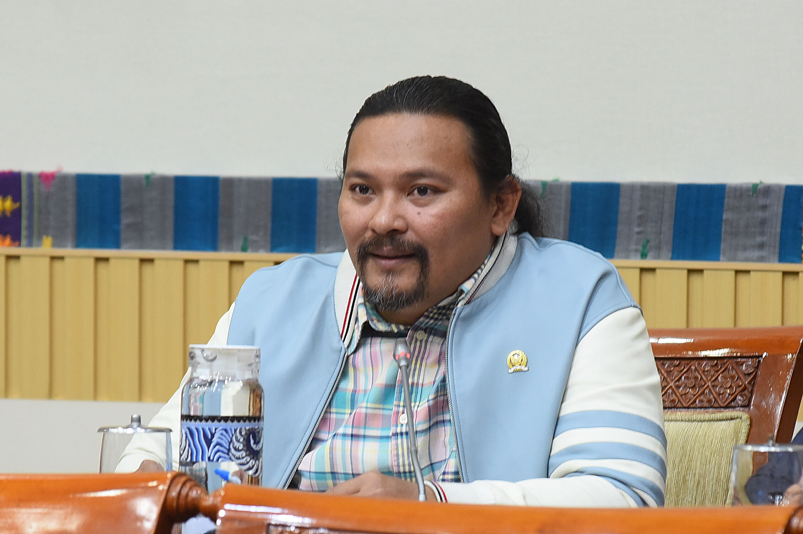 Anggota Komisi III DPR RI Martin Daniel Tumbelaka saat mengikuti Rapat Dengar Pendapat Umum (RDPU) Komisi III DPR RI di Gedung Nusantara II, DPR RI, Senayan, Jakarta, Kamis (20/11/2025). Foto: Dep/vel.
