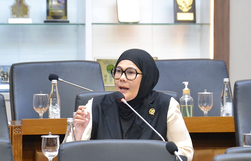 Anggota Baleg DPR RI Eva Monalisa dalam RDPU bersama VNT Networks, Persatuan Artis Penyanyi, Pencipta Lagu, dan PAPPRI, serta LMKN, di Gedung DPR, Jakarta, Kamis (13/11/2025). Foto : Hafizh/Andri.