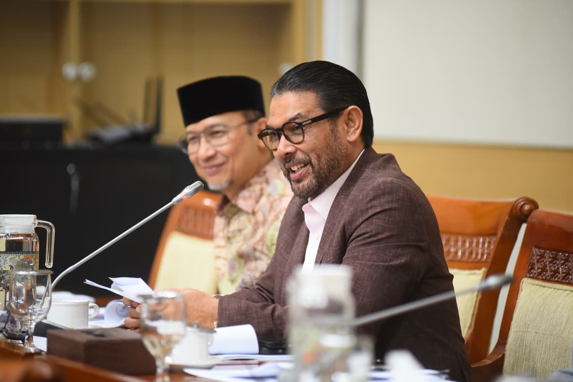 Anggota Komisi III DPR RI, Nasir Djamil, saat mengikuti Rapat Uji Kelayakan Calon Anggota KY di Gedung Nusantara II, Senayan, Jakarta, Senin (17/11). Foto: Dep/vel.