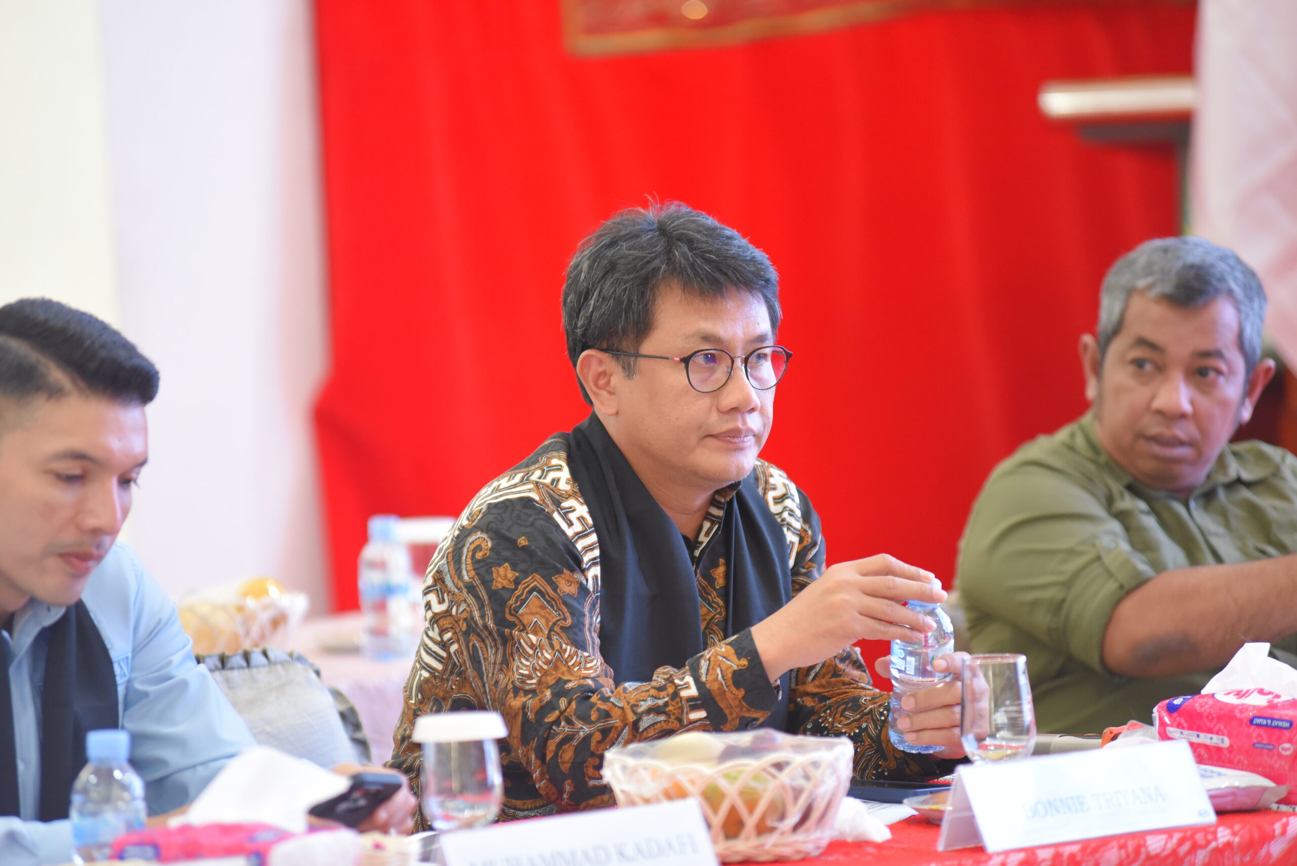 Anggota Komisi X DPR RI, Bonnie Triyana, saat mengikuti kunjungan Panja Pelestarian Cagar Budaya ke Kabupaten Aceh Besar, di Aceh, Rabu (12/11/2025). Foto: Singgih/vel.