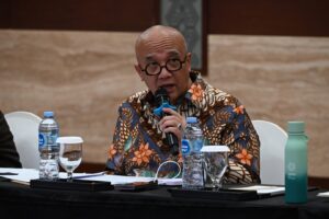 Wakil Ketua Komisi XII DPR RI, Dony Maryadi Oekon, saat memimpin pertemuan Kunjungan Kerja Spesifik (Kunspek) Komisi XII DPR RI di Palangkaraya, Kalimantan Tengah, Jumat (21/11/2025). Foto: Wilga/vel.