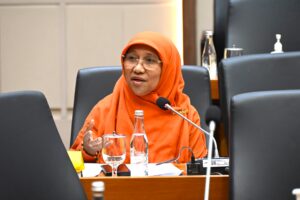 Anggota Badan Legislasi (Baleg) DPR RI Saadiah Uluputty saat mengikuti rapat pleno pembahasan harmonisasi RUU tentang Pengelolaan Keuangan Haji di Kompleks Parlemen, Senayan, Rabu (5/11/2025). Foto: Geraldi/vel.