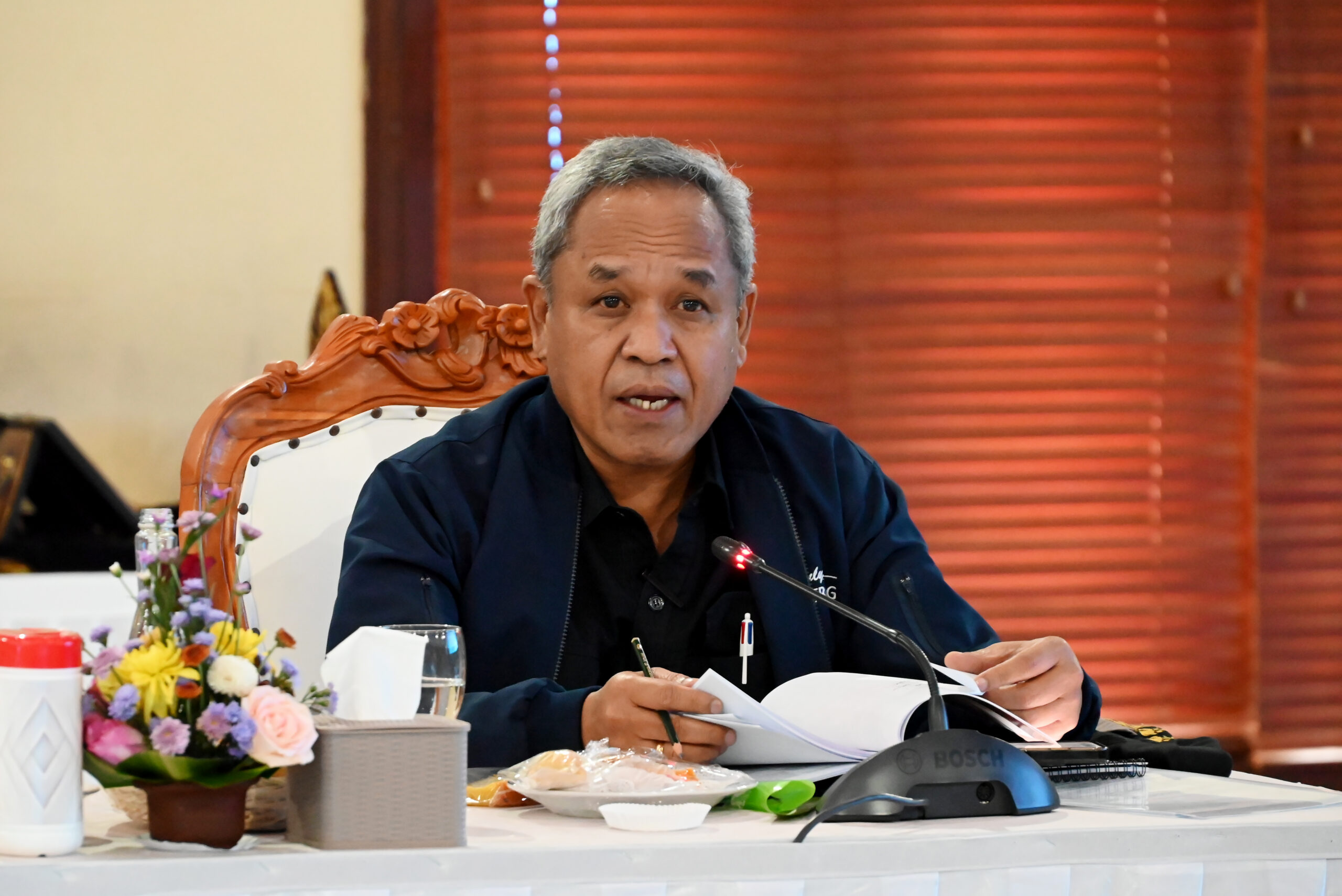 Anggota Komisi III DPR RI, Benny K Harman saat saat Kunjungan Kerja Reses Komisi III DPR RI ke Kota Denpasar, Provinsi Bali, Kamis (11/12/2025). Foto: Nadhen/Arifman.