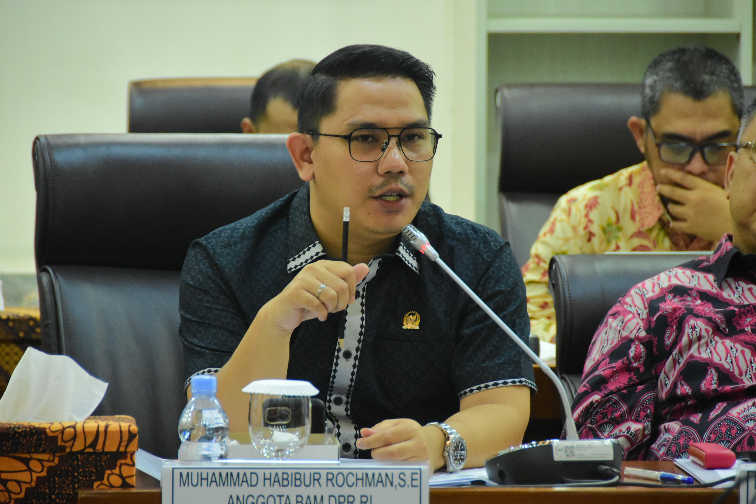 Anggota BAM DPR RI Muhammad Habibur Rochman dalam RDPU yang menghadirkan Aliansi Merah Putih, ADAPI, serta perwakilan masyarakat dari Kabupaten Malaka, NTT di Gedung DPR RI, Jakarta, Rabu (26/11/2025). Foto : Septamares/Andri