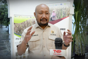 Anggota Komisi IV DPR RI Sumail Abdullah saat mengikuti kunjungan kerja reses Komisi IV ke Pusat Penelitian Perkebunan Gula Indonesia (P3GI) di Pasuruan, Jawa Timur. Foto: Mario/vel.