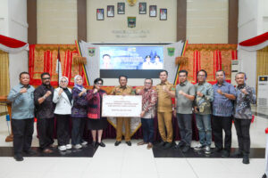 Anggota Komisi VII DPR RI Bane Raja Manalu dalam Kunjungan Kerja Reses Komisi VII di Padang Pariaman, Sumatera Barat, Senin, (22/12/2025). Foto : Ndy/Andri.