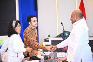 Anggota Komisi IX DPR RI, Gamal Albinsaid saat mengikuti Kunjungan Kerja Reses Komisi IX DPR RI di Jayapura, Provinsi Papua. Rabu (10/12/2025). Foto : Mfn/Andri.