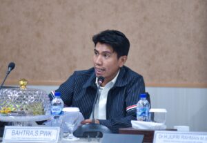 Wakil Ketua Komisi II DPR RI, Bahtra, memimpin kunjungan kerja (kunker) reses ke Kantor Bank Sulselbar, Makassar, Sulawesi Selatan, Rabu (10/12/2025). Foto : Eno/Andri.