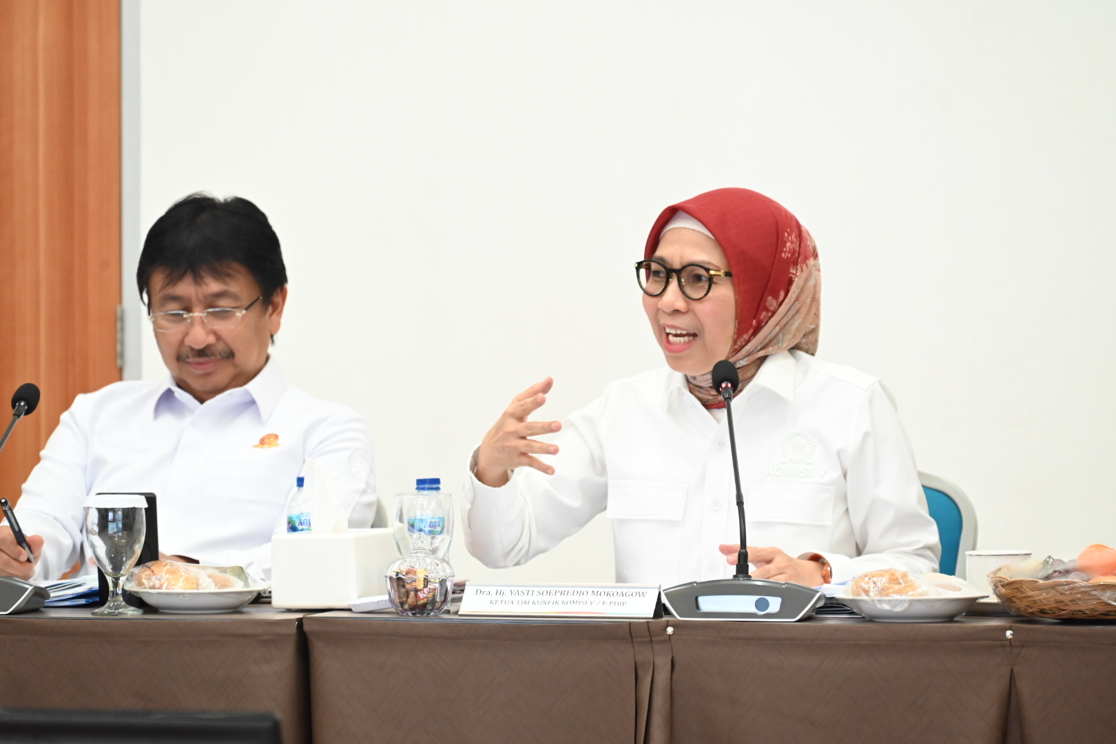 Ketua Tim Kunjungan Kerja Spesifik Komisi V DPR RI, Yasti Soepredjo Mokoagow dalam Kunjungan Kerja Spesifik Komisi V DPR RI di Manado, Sulawesi Utara, Kamis (27/11/2025). Foto : Vel/Andri