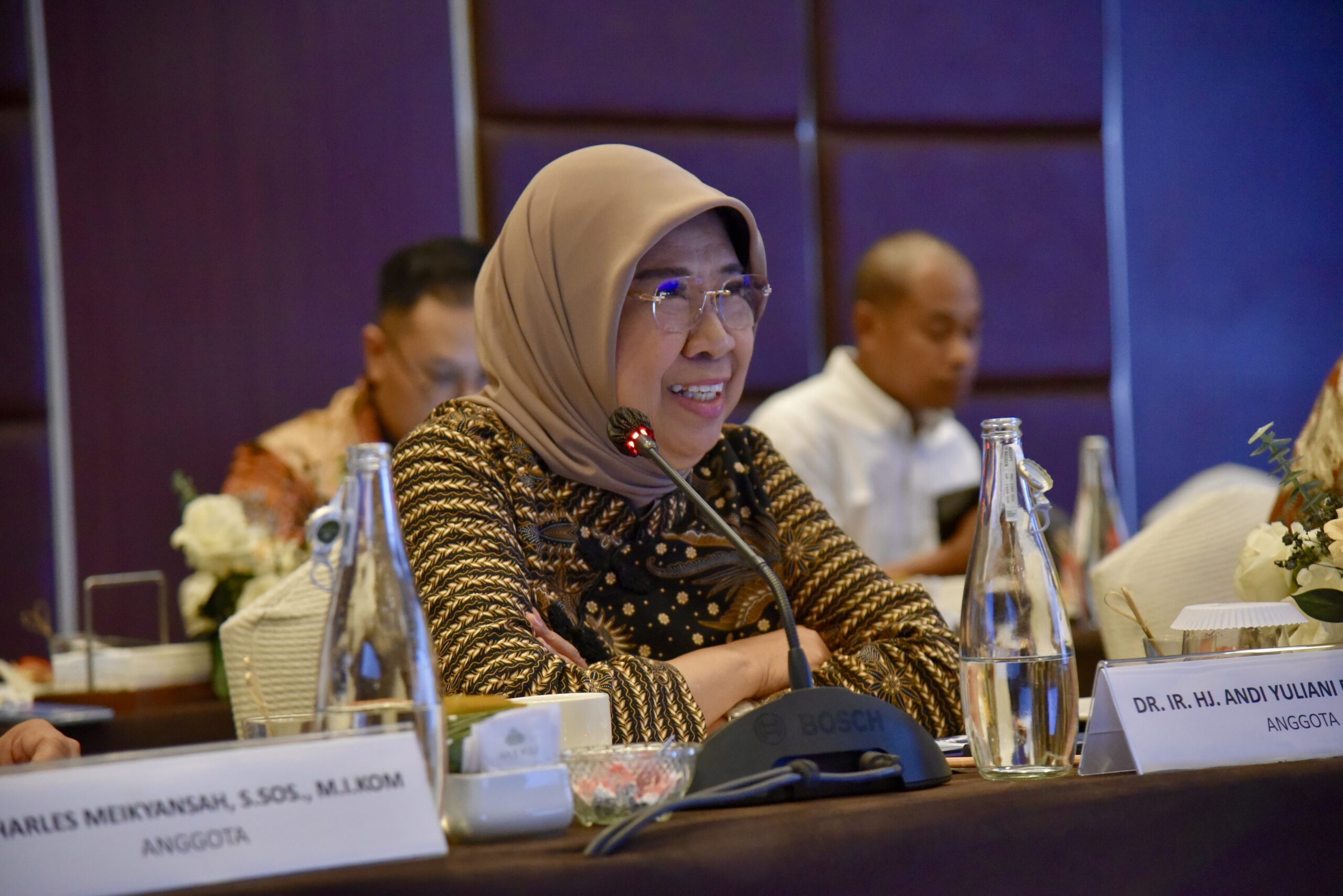 Anggota Komisi XI DPR RI Andi Yuliani Paris saat pertemuan kunjungan kerja spesifik Komisi XI ke Nusa Dua, Bali, Sabtu (6/12/2025). Foto: Bunga/vel.