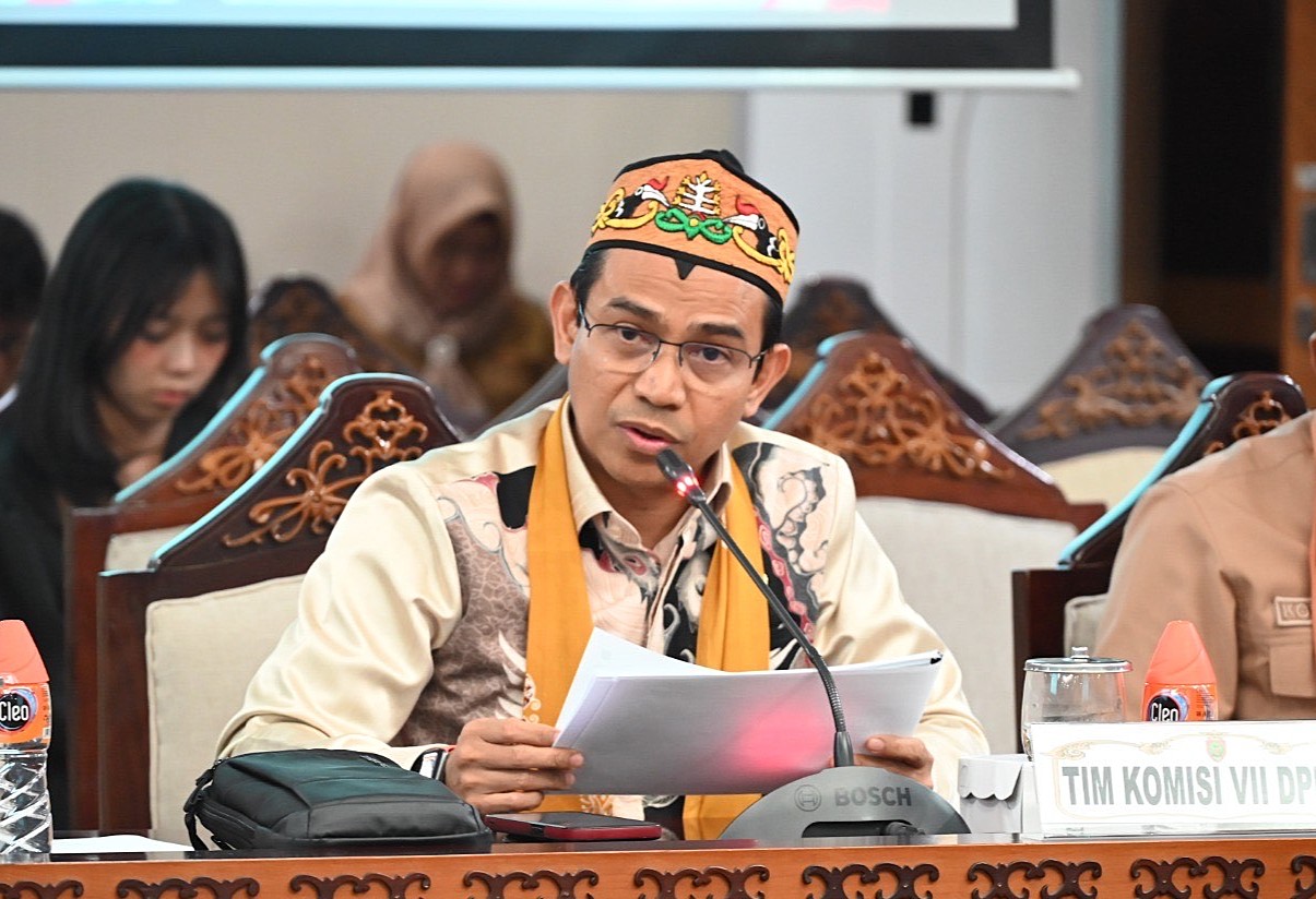 Anggota komisi VII DPR Hendry Munief saat Kunjungan Kerja Reses ke Palangkaraya, Kalimantan Tengah, Senin (15/12/2025). Foto : In/Andri.