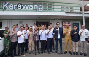 Wakil Ketua DPR RI Saan Mustopa saat Kunjungan Kerja dalam rangka meninjau Stasiun Cikampek, Karawang, Jawa Barat, Selasa (23/12/2025). Foto : Eno/Andri.