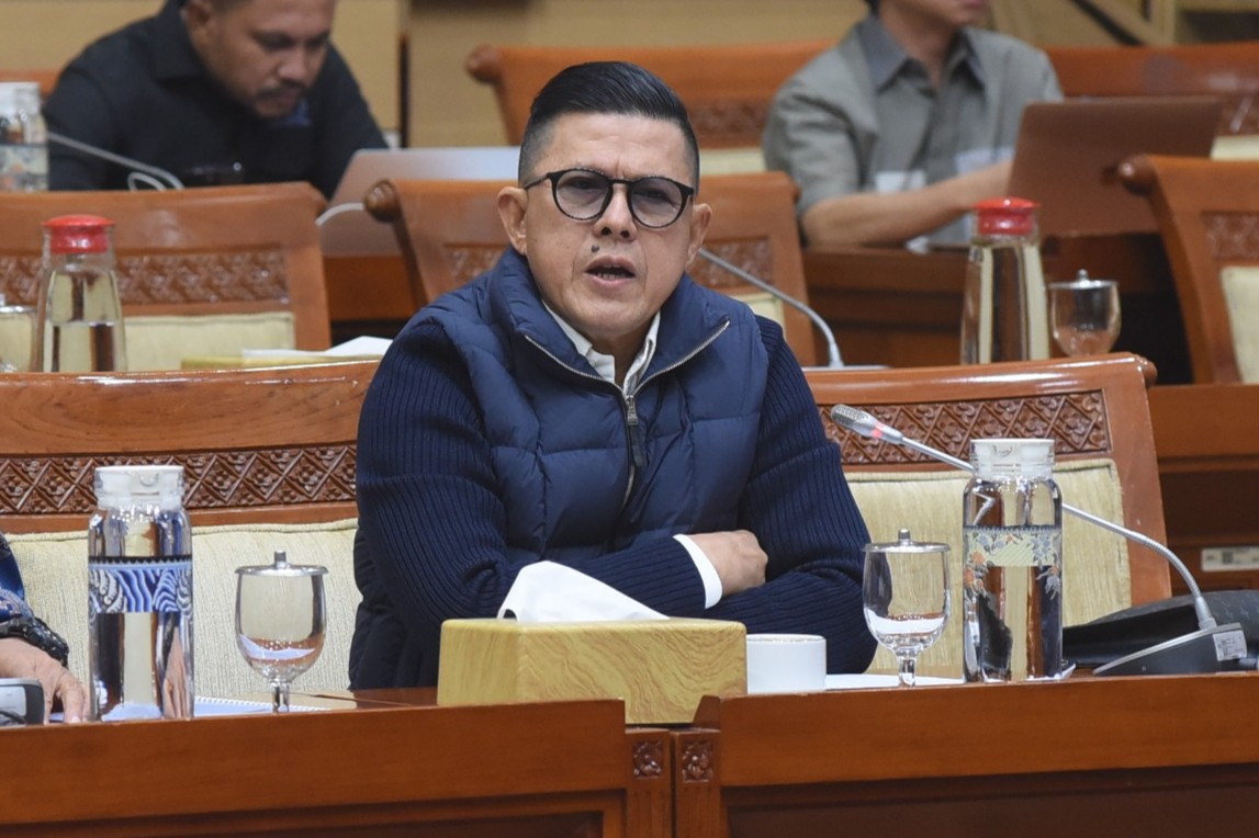 Anggota Komisi III DPR RI Soedeson Tandra saat mengikuti Rapat Panitia Kerja (Panja) Reformasi Polri, Kejaksaan, dan Pengadilan di Nusantara II, DPR RI, Senayan, Jakarta, Selasa (2/12/2025). Foto: Arief/vel.