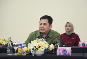 Anggota Mahkamah Kehormatan Dewan (MKD) DPR RI Tommy Kurniawan saat pertemuan tim kunjungan kerja MKD DPR RI dengan Kapolres Malang beserta jajaran di Malang, Jawa Timur, Rabu (3/12/2025). Foto : Arief/Andri.