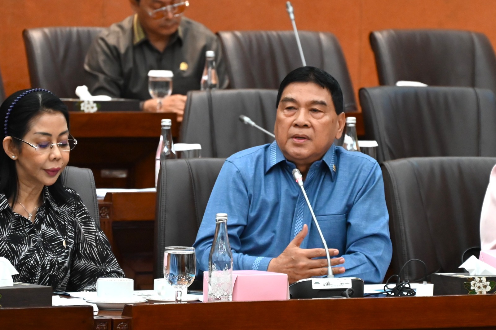 Anggota Komisi VI DPR RI Achmad saat mengikuti Rapat Dengar Pendapat Komisi VI bersama Direktur Utama PT Garuda Indonesia di Gedung Nusantara I, DPR RI, Senayan, Jakarta, Senin, (01/12/2025). Foto: Mahendra/vel.