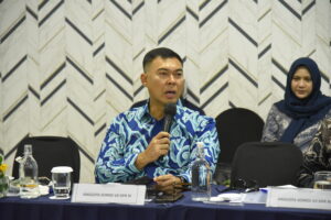 Anggota Komisi VII DPR RI Rycko Menoza saat mengikuti pertemuan di Cirebon, Jawa Barat, Kamis (4/12/2025). Foto: Aaron/vel.