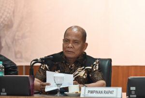 Wakil Ketua Badan Legislasi (Baleg) DPR RI, Sturman Panjaitan memimpin rapat Kunjungan Kerja Badan Legislasi (Baleg) DPR RI di Kantor Kadin Jawa Timur, Kota Surabaya, Provinsi Jawa Timur, Jumat (19/12/2025). Foto : aas/Andri.