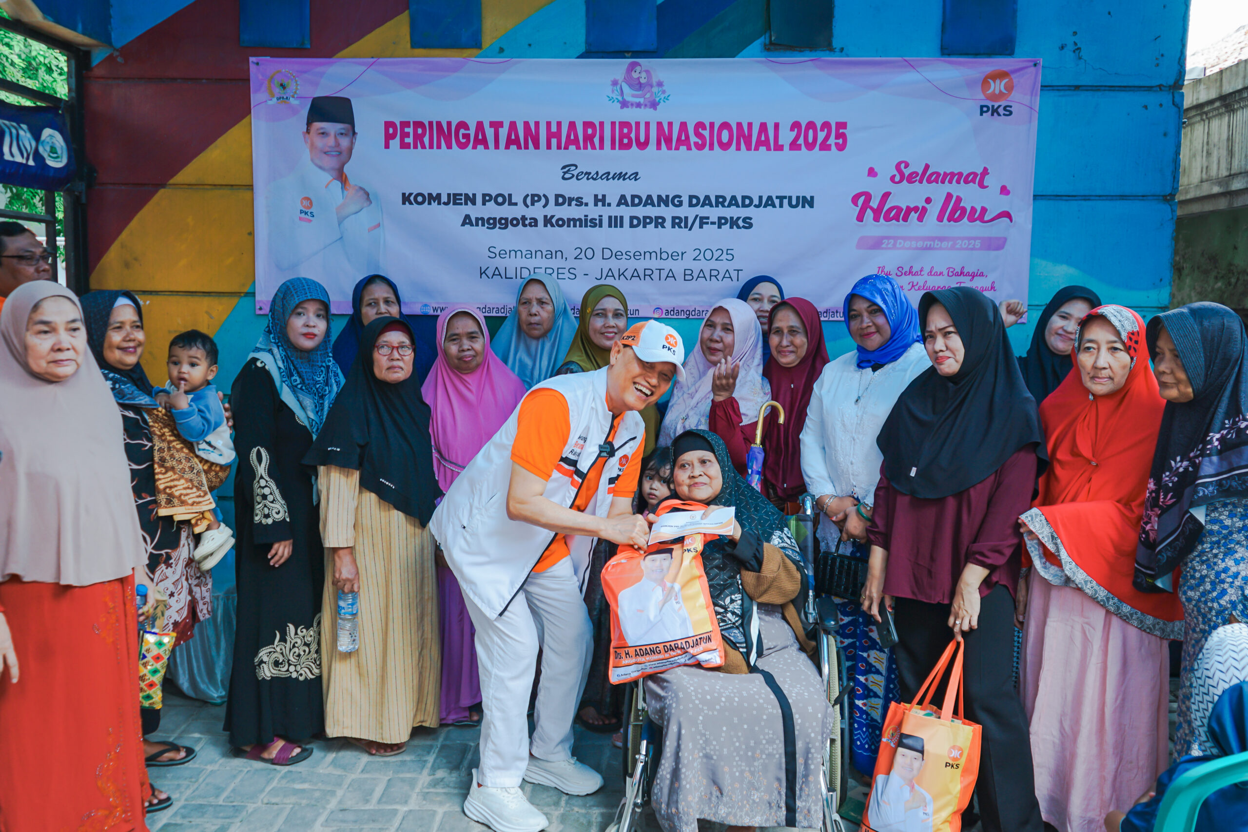 Anggota Komisi III DPR RI Adang Daradjatun, melaksanakan Kegiatan Reses Masa Sidang II dengan menyerap aspirasi masyarakat di Kelurahan Semanan, Kecamatan Kalideres, Jakarta Barat, Jakarta, Sabtu (20/12/2025). Foto : Ist/Andri.