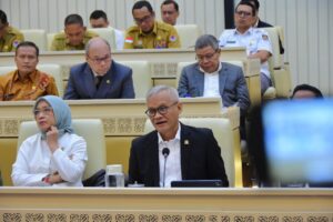 Wakil Ketua Komisi II DPR RI Aria Bima saat konferensi pers di Ruang Rapat Komisi II, Gedung Nusantara, DPR RI, Senayan, Jakarta, Senin (8/12/2025). Foto: Sari/vel.