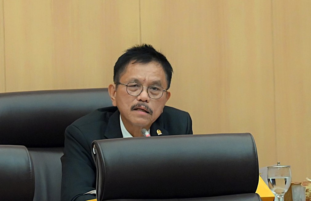 Anggota Komisi XII DPR RI Ramson Siagian dalam agenda Rapat Kerja Komisi XII bersama Menteri Lingkungan Hidup di Gedung Nusantara I, DPR RI, Senayan, Jakarta, Rabu (03/12/2025). Foto : Tari/Andri.