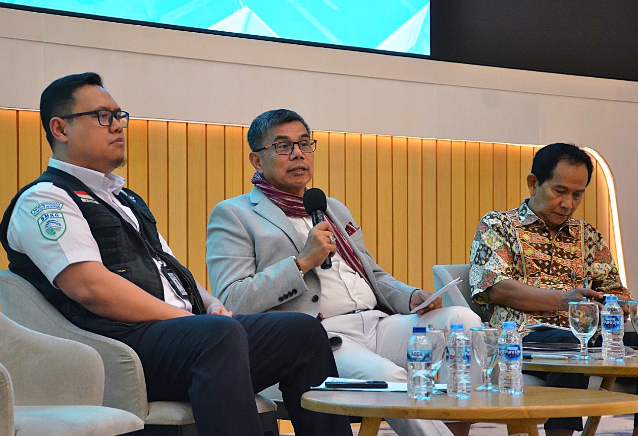 Anggota DPR RI dari Dapil Sumatera Utara III, Hinca Diskusi dalam Dialektika Demokrasi dengan tema "Bersatu Siapkan Langkah Antisipasi Potensi Bencana Alam" di Gedung DPR RI, Senayan, Jakarta, Kamis (27/11/2025). Foto : Karisma/Andri