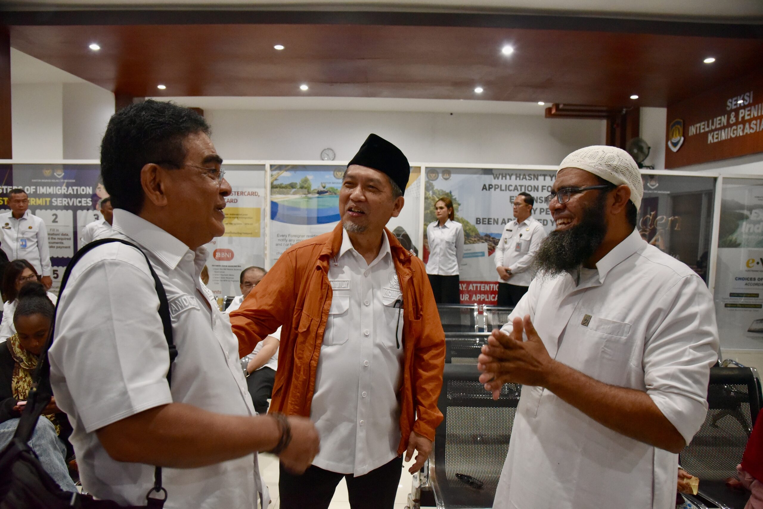 Anggota Komisi XIII DPR RI Almuzzammil Yusuf dalam rangkaian Kunjungan Kerja Reses Komisi XIII DPR RI ke Mataram, Nusa Tenggara Barat, Kamis (11/12/2025). Foto : Blf/Andri.