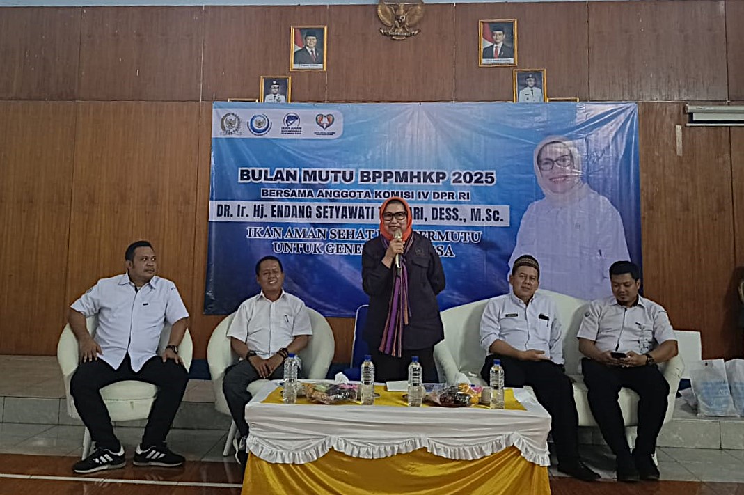 Anggota Komisi IV DPR RI Endang S. Thohari, menggelar kegiatan Bulan Mutu Perikanan dari Ditjen PMKHP dengan melibatkan masyarakat di Kecamatan Mande, Kabupaten Cianjur, Jawa Barat, Kamis (11/12/2025). Foto : Ist/Andri.