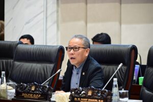 Wakil Ketua Komisi XI DPR RI Dolfie Othniel Frederic Palit saat Rapat Kerja Komisi XI DPR RI bersama OJK dan BEI, di Gedung Nusantara I, DPR RI, Senayan, Jakarta, Rabu (3/12/2025). Foto: Mares/vel.