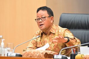 Wakil Ketua Komisi XII DPR RI Sugeng Suparwoto saat Rapat Kerja Komisi XII DPR RI dengan Menteri Investasi dan Hilirisasi/ Kepala BKPM Rosan Roeslani yang digelar di Ruang Rapat Komisi XII, Selasa (2/12/2025). Foto: Mares/vel.
