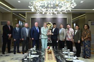 Wakil Ketua Komisi I DPR RI Sukamta menerima Wakil Ketua Komisi I DPR RI Sukamta menerima kunjungan Parlemen Federasi Rusia yang dipimpin oleh Ketua Delegasi Dewan Federasi Rusia Lilia Gumerova di GedungDPR RI, Jakarta, Rabu (3/12/2025). Foto: Alma/Oji.