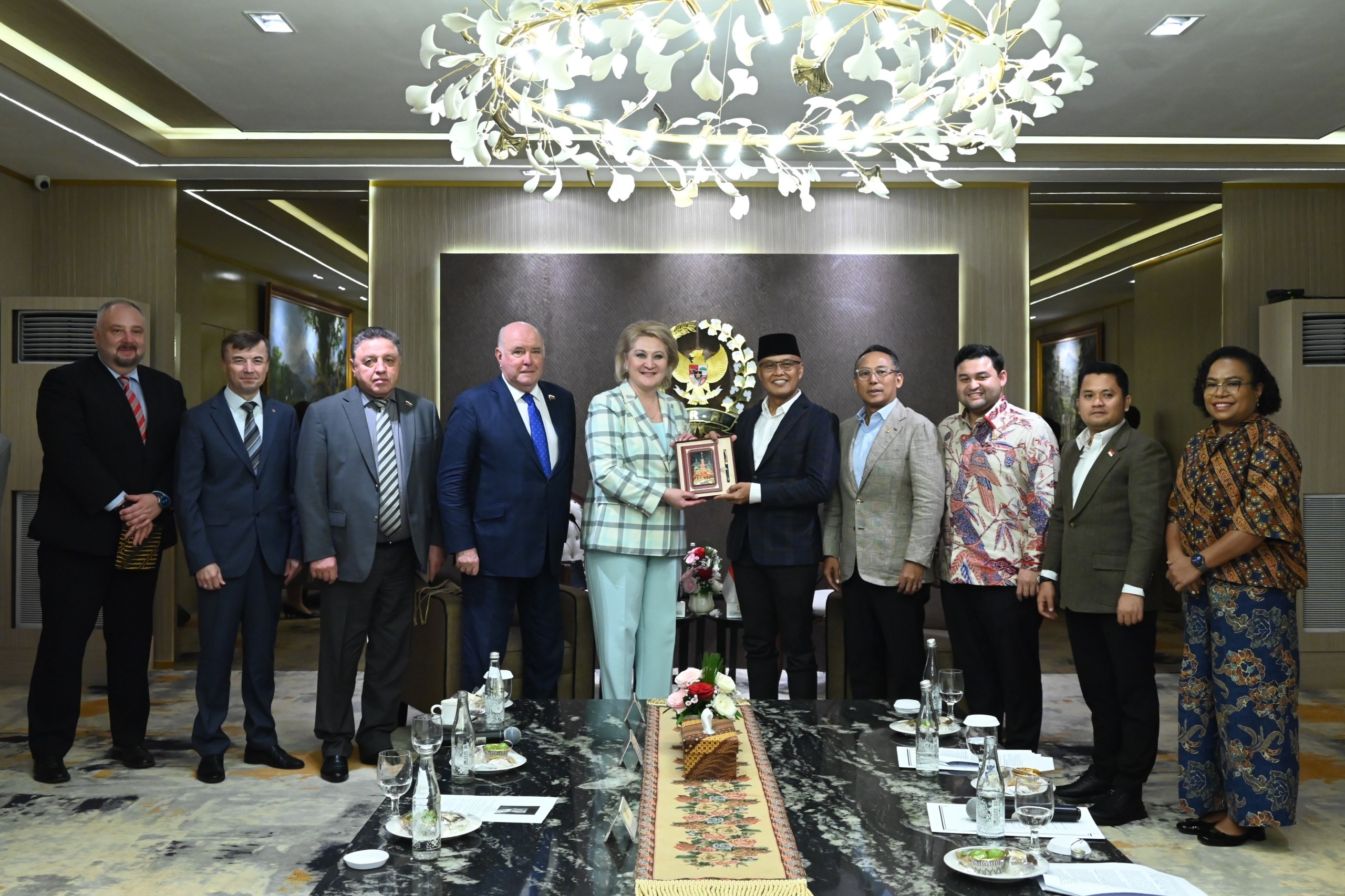 Wakil Ketua Komisi I DPR RI Sukamta menerima Wakil Ketua Komisi I DPR RI Sukamta menerima kunjungan Parlemen Federasi Rusia yang dipimpin oleh Ketua Delegasi Dewan Federasi Rusia Lilia Gumerova di GedungDPR RI, Jakarta, Rabu (3/12/2025). Foto: Alma/Oji.