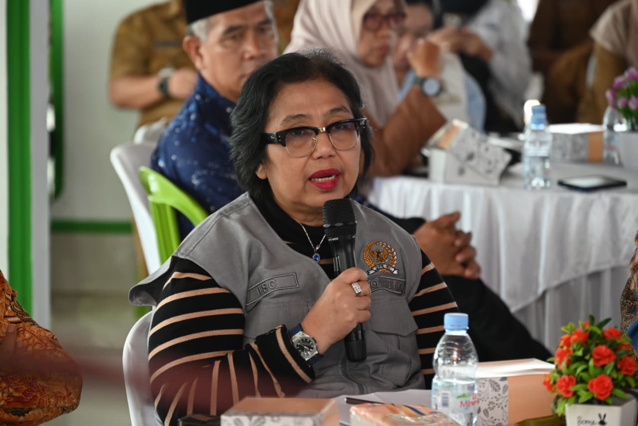 Anggota Komisi IX DPR RI Irma Suryani saat mengikuti Kunjungan Kerja Spesifik (Kunspek) Komisi IX ke Kabupaten Bandung, Senin (1/12/2025). Foto: Eko/vel.